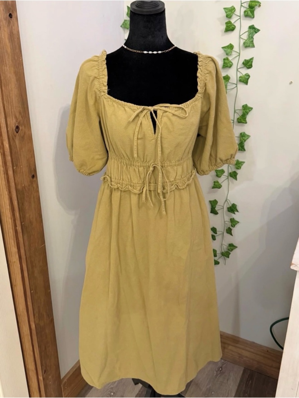 Green Puff Sleeve Midi Dress